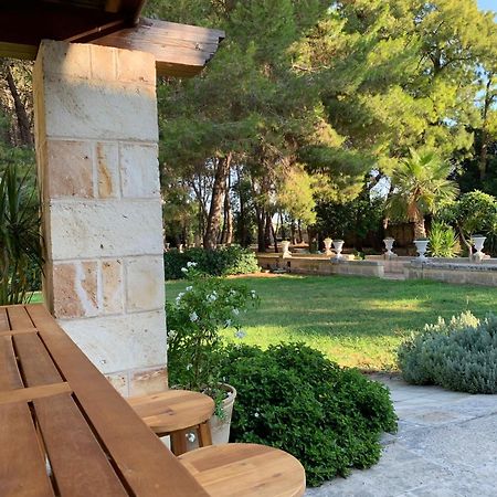 レッチェ Palazzo De Carlo E Il Parco Dei 7 Pozzi Bed & Breakfast エクステリア 写真