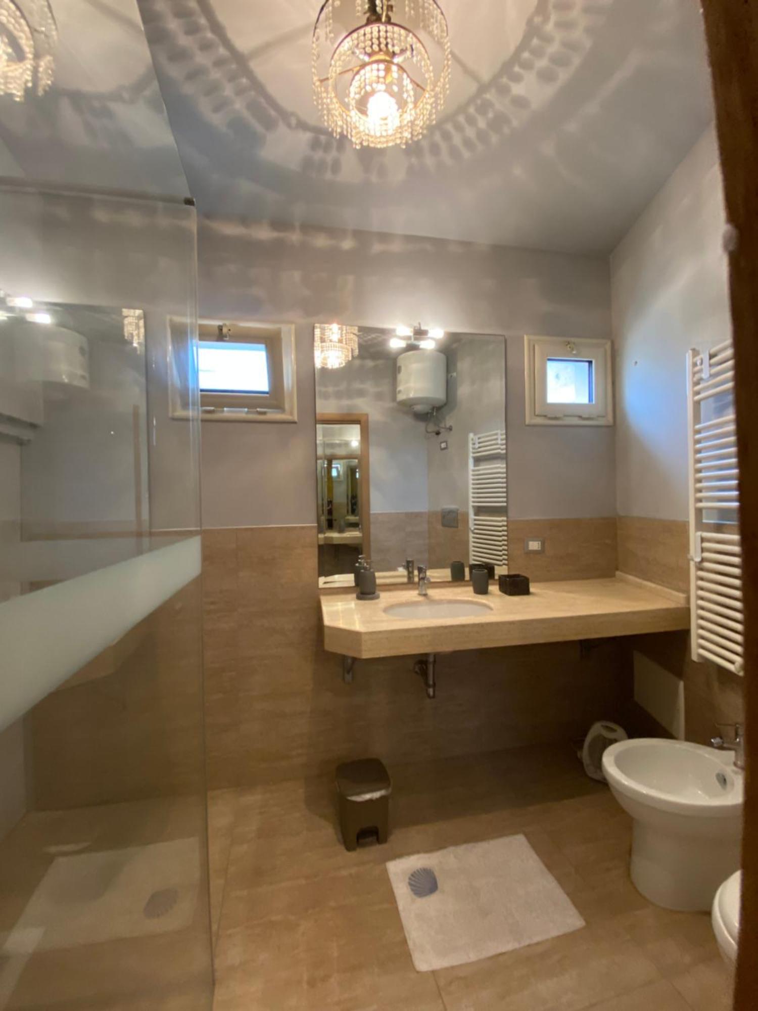 レッチェ Palazzo De Carlo E Il Parco Dei 7 Pozzi Bed & Breakfast エクステリア 写真